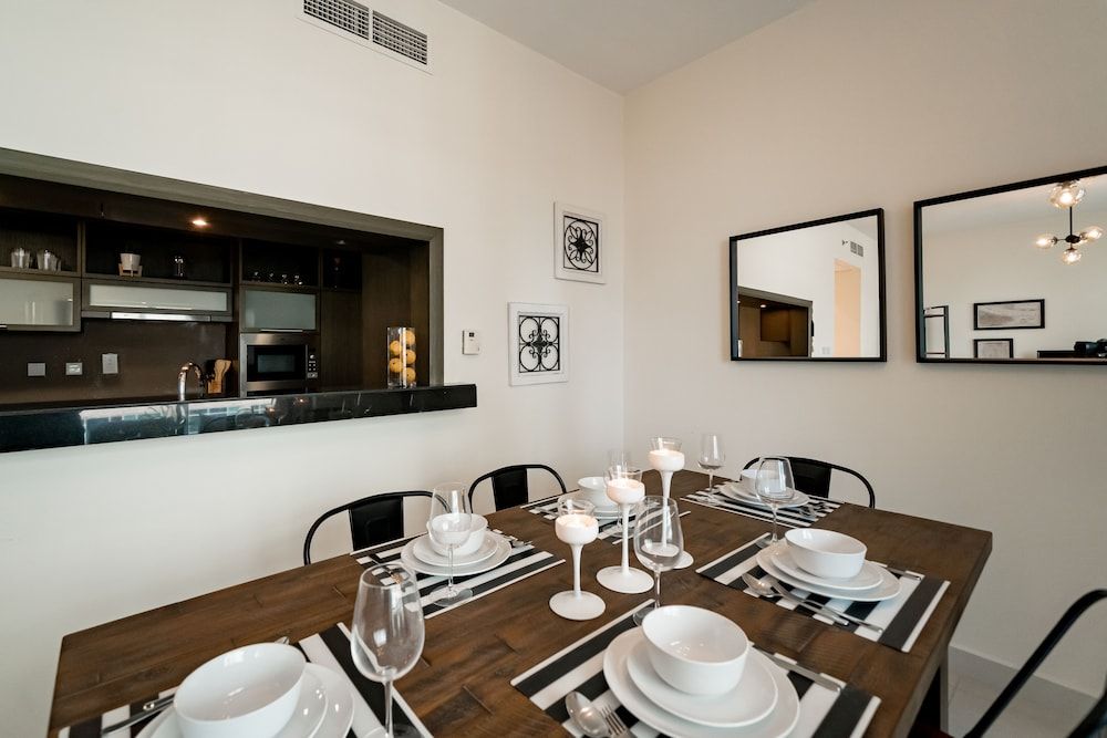 undefined HiGuests - The Lofts Tower 6