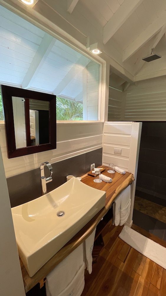 Mikado Natural Lodge Grand Bungalow, Terrace, Hill View 9