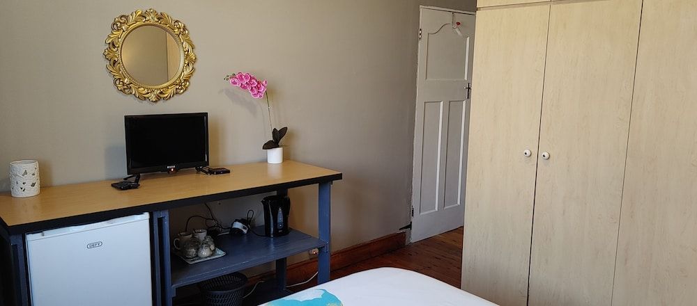 undefined Happy Home Woodstock 10