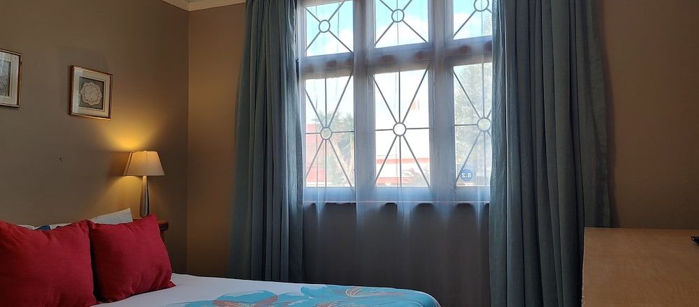 undefined Happy Home Woodstock 9