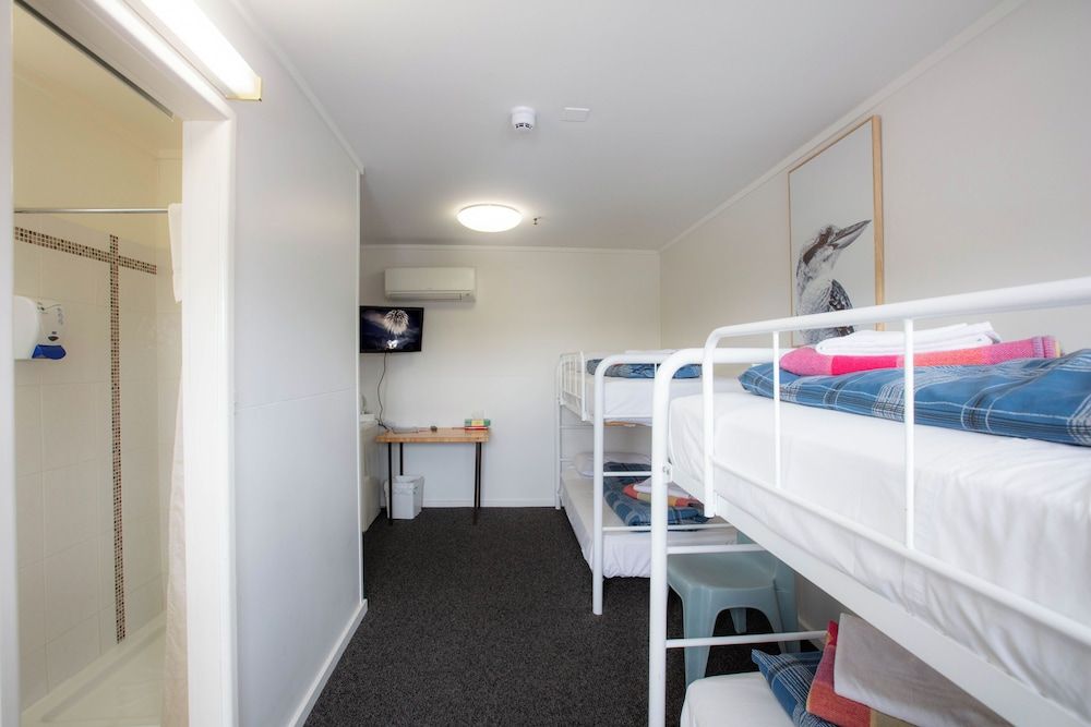 Kookaburra Ski Lodge Motel Room 4 Share 2 Bunks