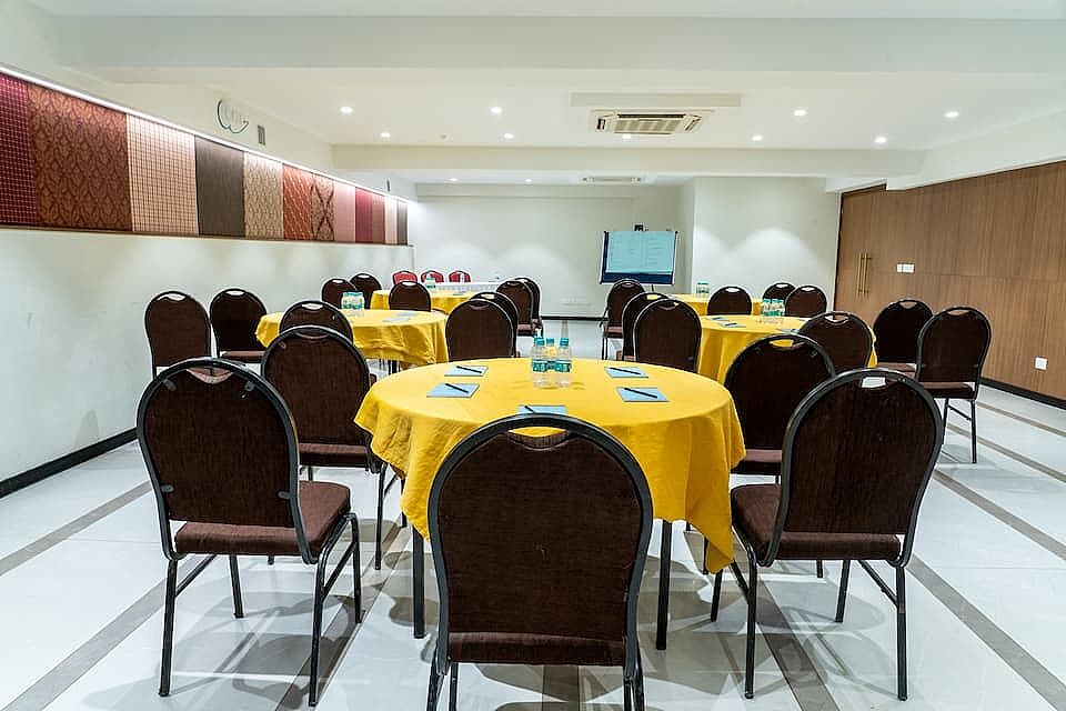 undefined Hotel Dee Cee Manor 10