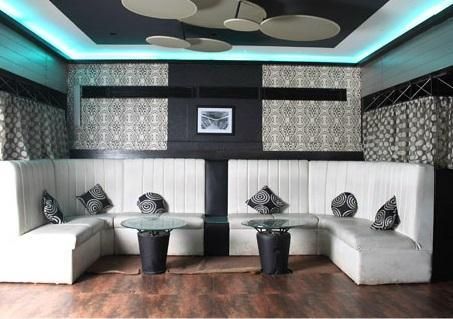 undefined Hotel Dee Cee Manor 5