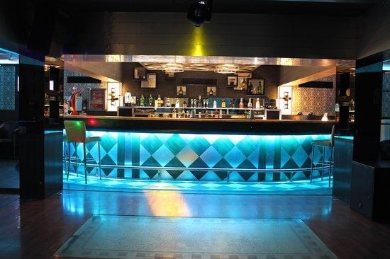 undefined Hotel Dee Cee Manor 4