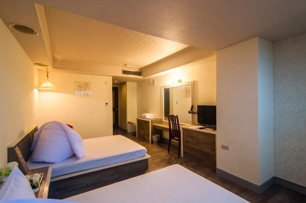 Dahua Hotel Quadruple Room 12