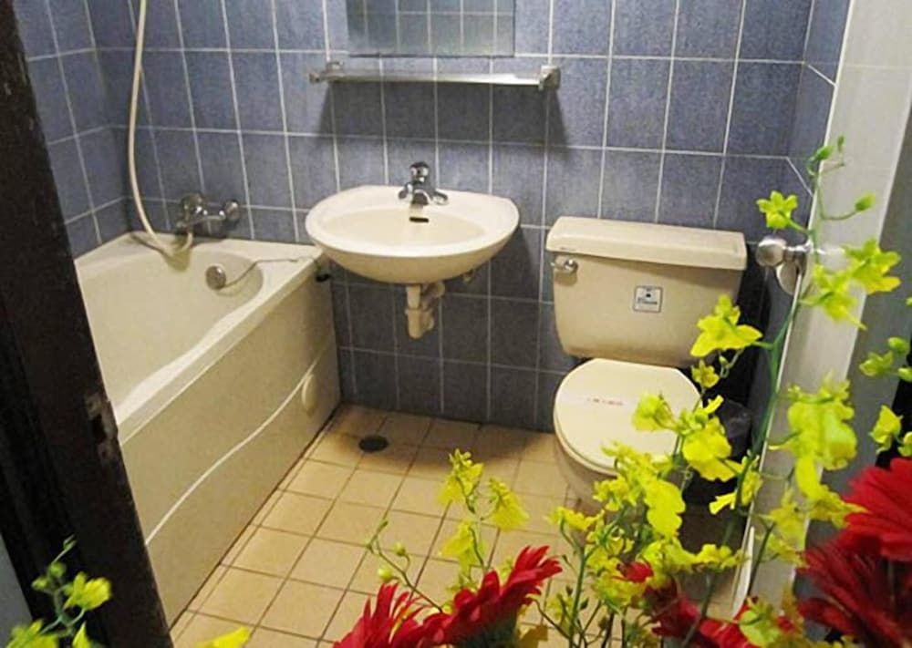 Dahua Hotel Quadruple Room 20