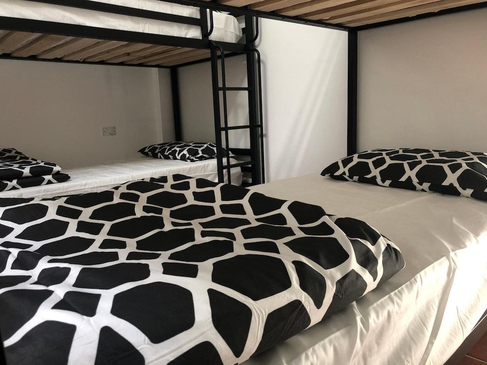 St Kilda Accommodation - Hostel Bed in 10 Bed Mixed Dormitory Room