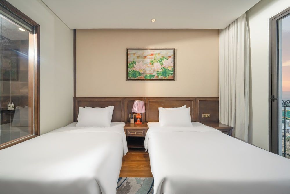 undefined Golden Lotus Hotel Da Nang 3