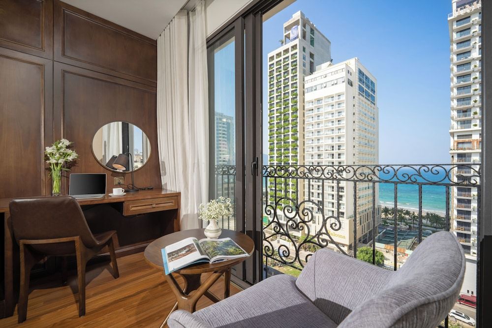 undefined Golden Lotus Hotel Da Nang 2