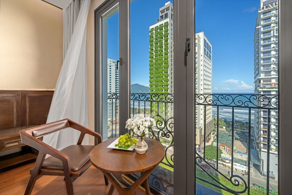 undefined Golden Lotus Hotel Da Nang 6