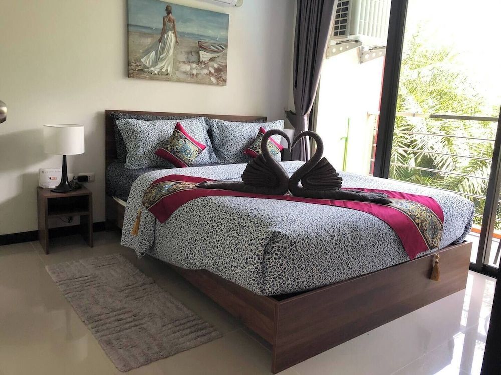 undefined Naiharn Pearl Condo Hotel by Villacarte