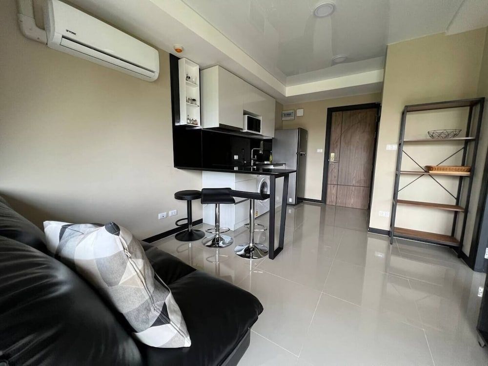 Naiharn Pearl Condo Hotel by Villacarte Comfort Double Room, Hill View 12
