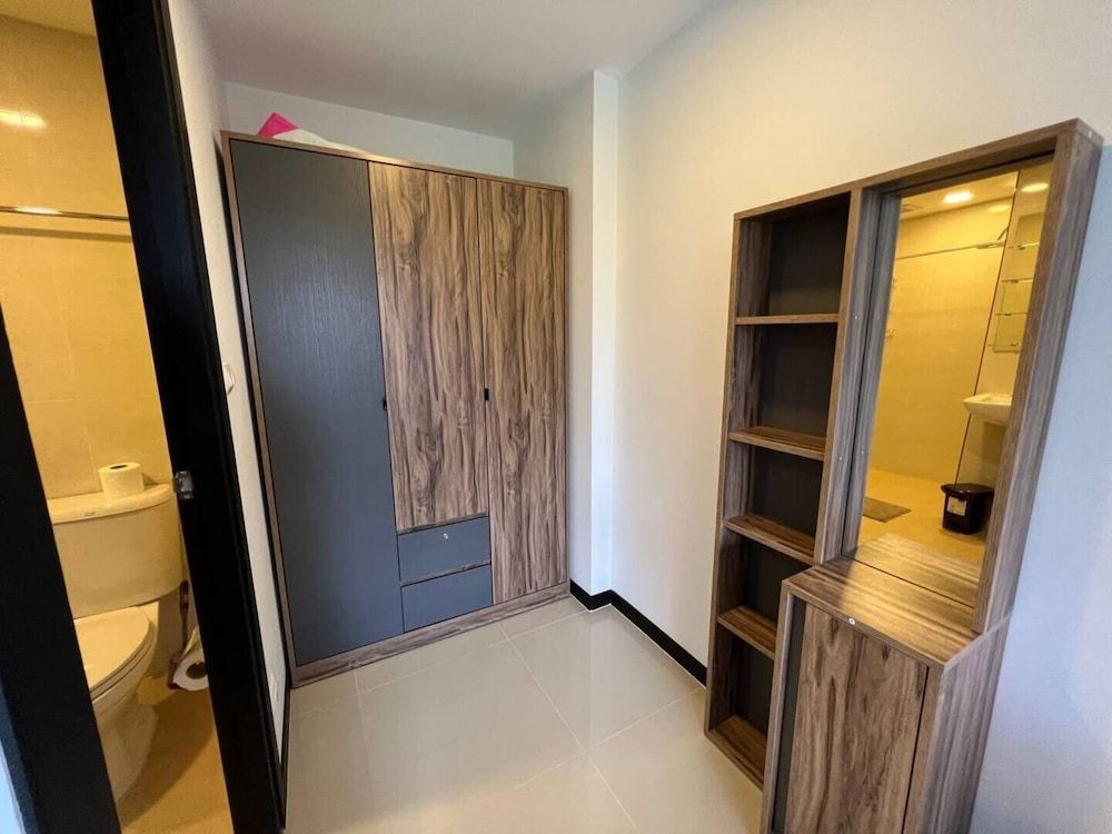 Naiharn Pearl Condo Hotel by Villacarte Comfort Double Room, Hill View 7