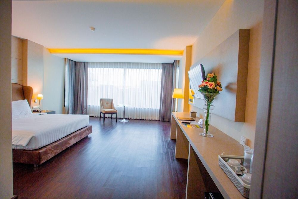 The Cheewin Hotel And Convention Deluxe Double Room 2