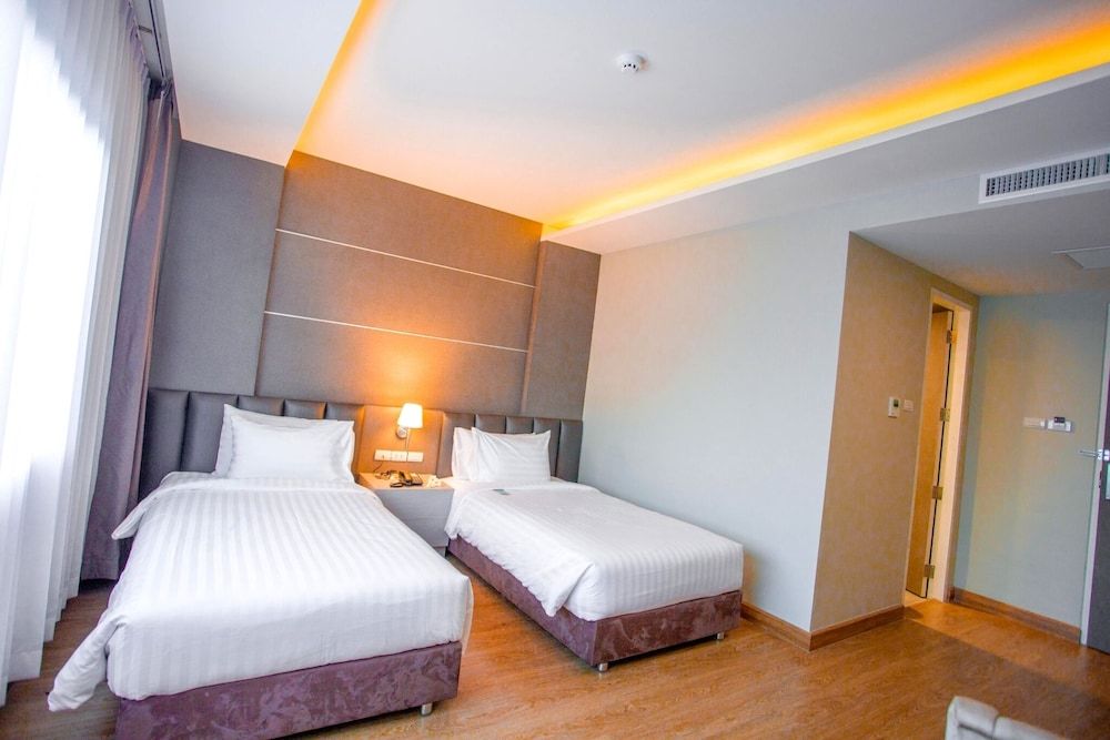 The Cheewin Hotel And Convention Deluxe Twin Room 2