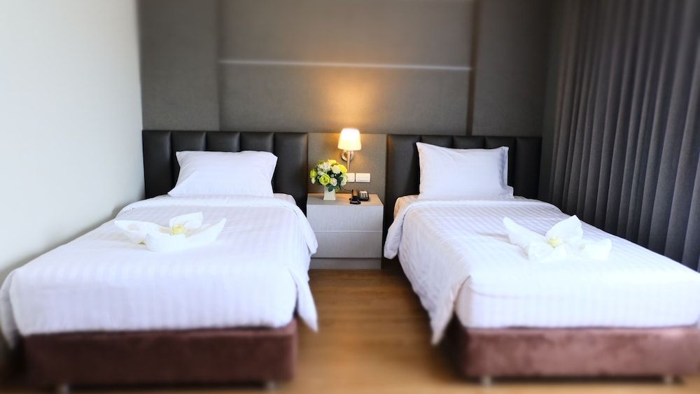 The Cheewin Hotel And Convention Deluxe Twin Room