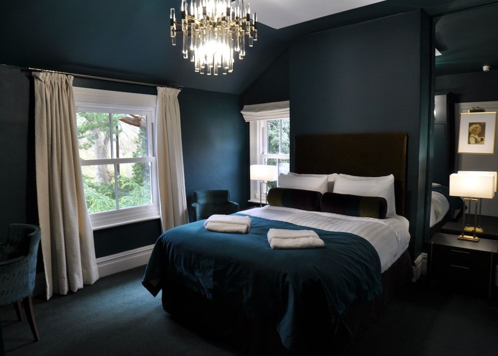 Luxury Room, 1 King Bed, Mountain View