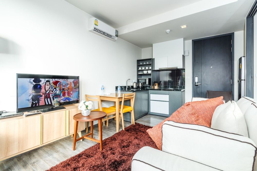The Deck Condominium by Lofty Exclusive Studio Suite 10