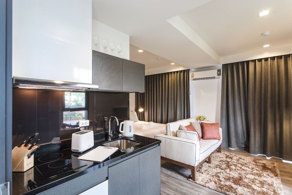 The Deck Condominium by Lofty Exclusive Studio Suite 3