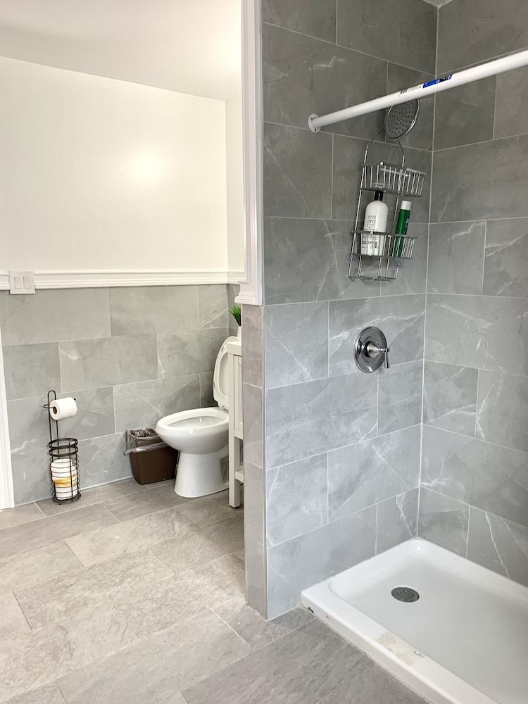 Texas Hold-em Duplex- 3BR Free Parking Classic House 17