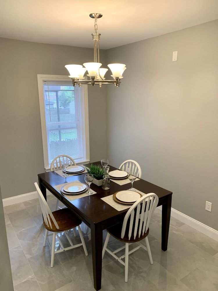 Texas Hold-em Duplex- 3BR Free Parking Classic House 13