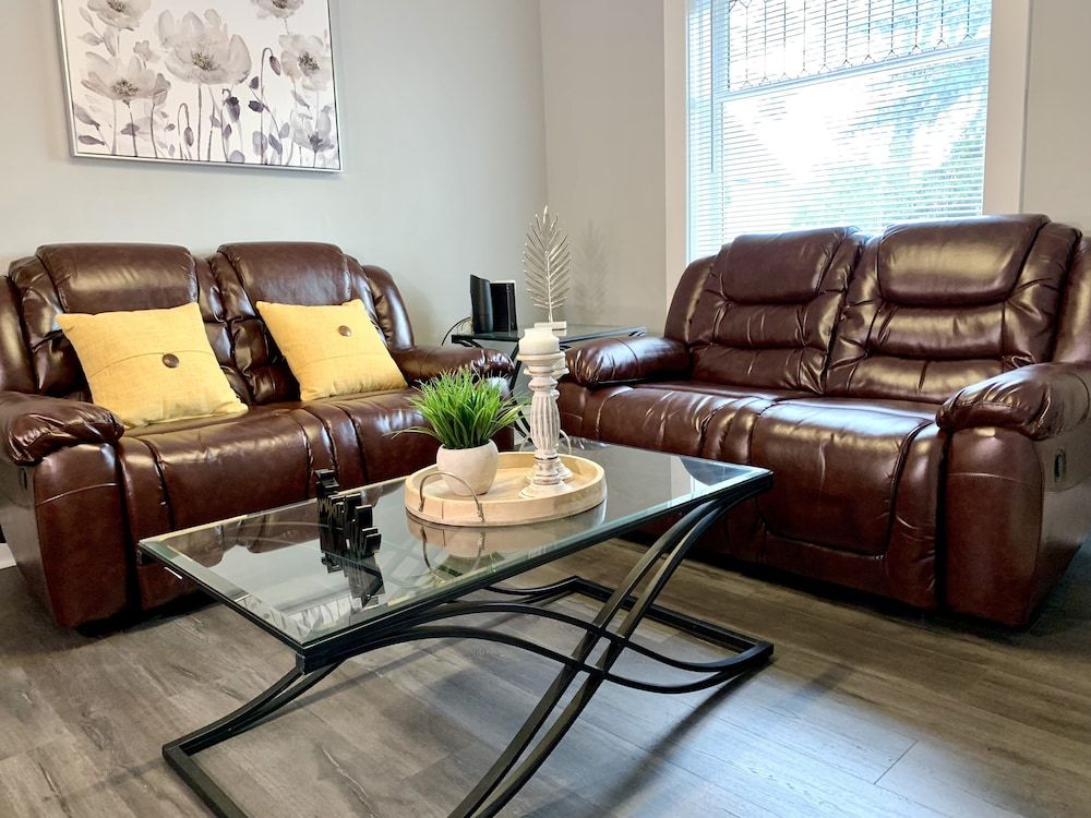 undefined Texas Hold-em Duplex- 3BR Free Parking