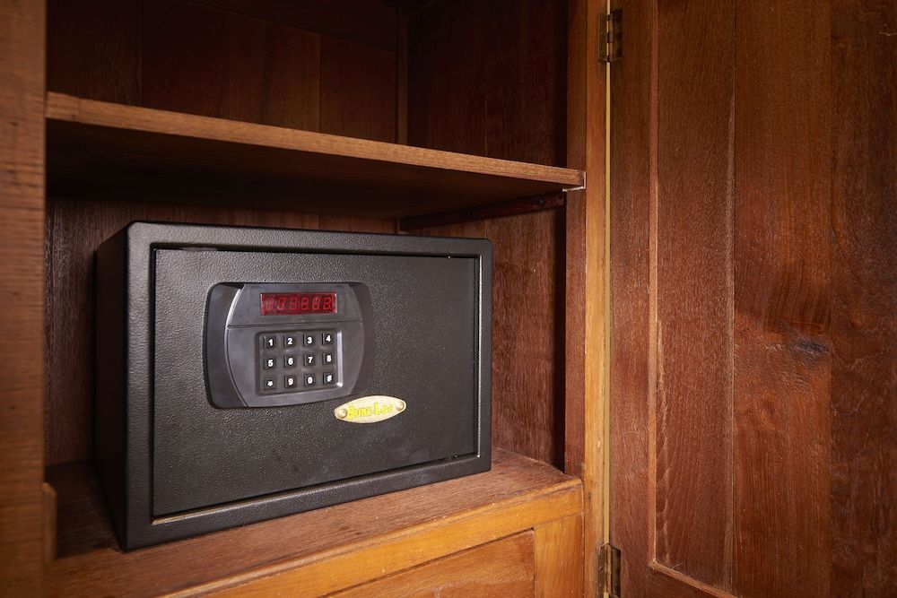 Macalister Terraces Hotel Signature Suite 5