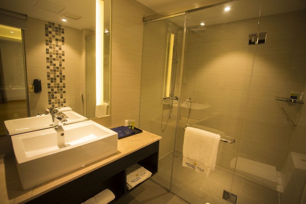 Golden Tulip The Grandmark Dhaka Superior Double Room 9