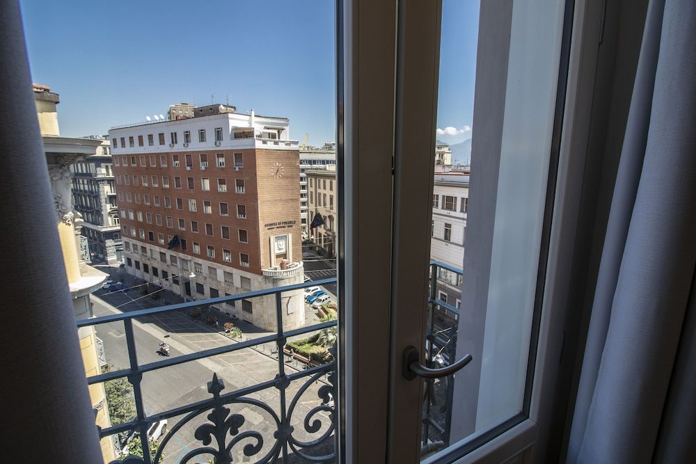 Le Angioine Rooms Superior Room 7