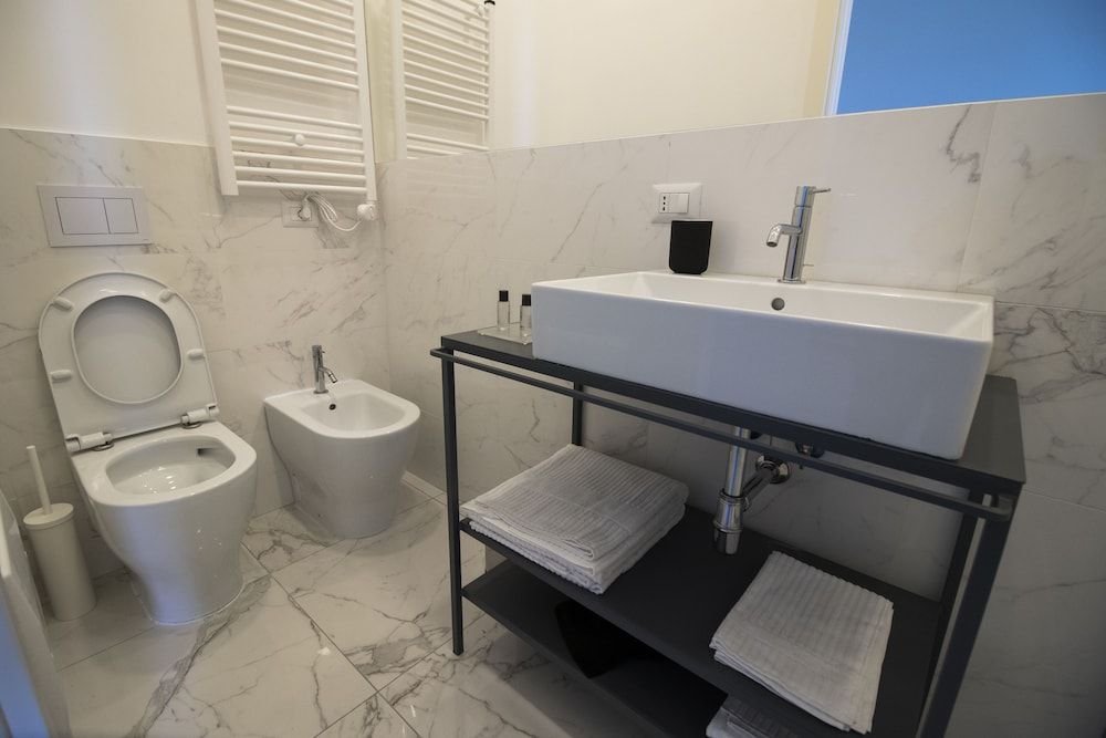 Le Angioine Rooms Romantic Double Room 5