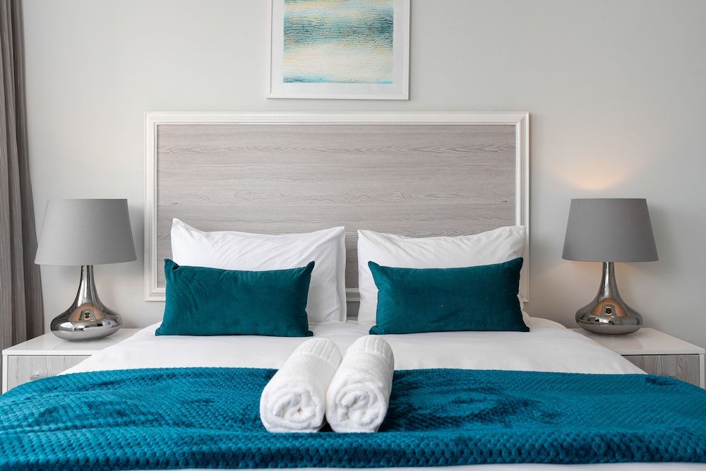 undefined Saratoga 304 2