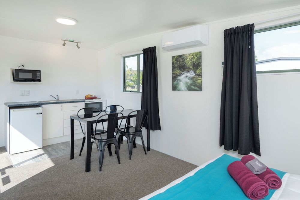 Whakatane Holiday Park Family Cabin, Multiple Beds, Non Smoking, Private Bathroom 12