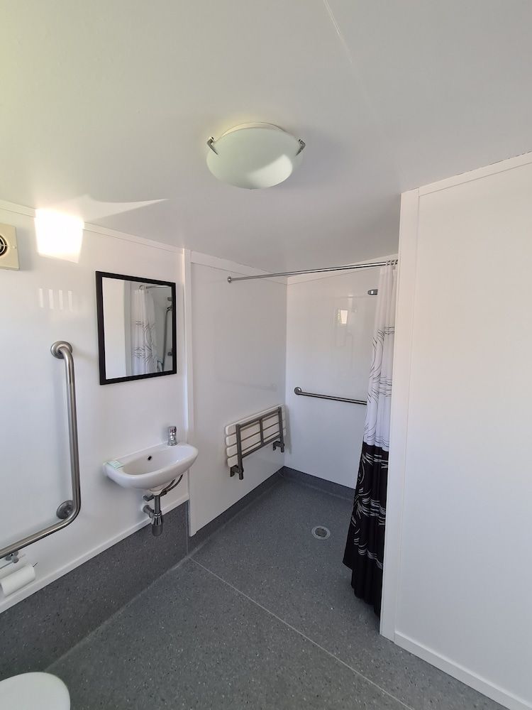 Whakatane Holiday Park Family Cabin, Multiple Beds, Non Smoking, Private Bathroom 11