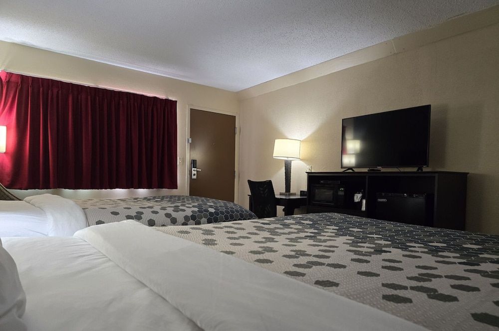 Econo Lodge Inn & Suites Room, 2 Queen Beds, Accessible, Non Smoking 2