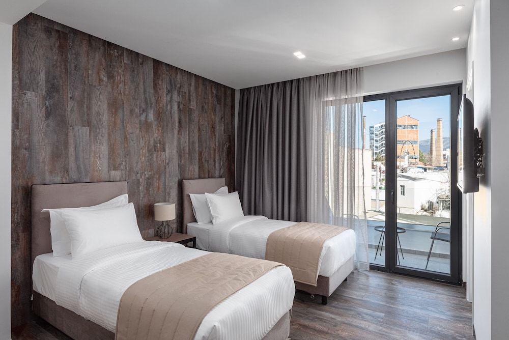 undefined Athenian Spirit 2