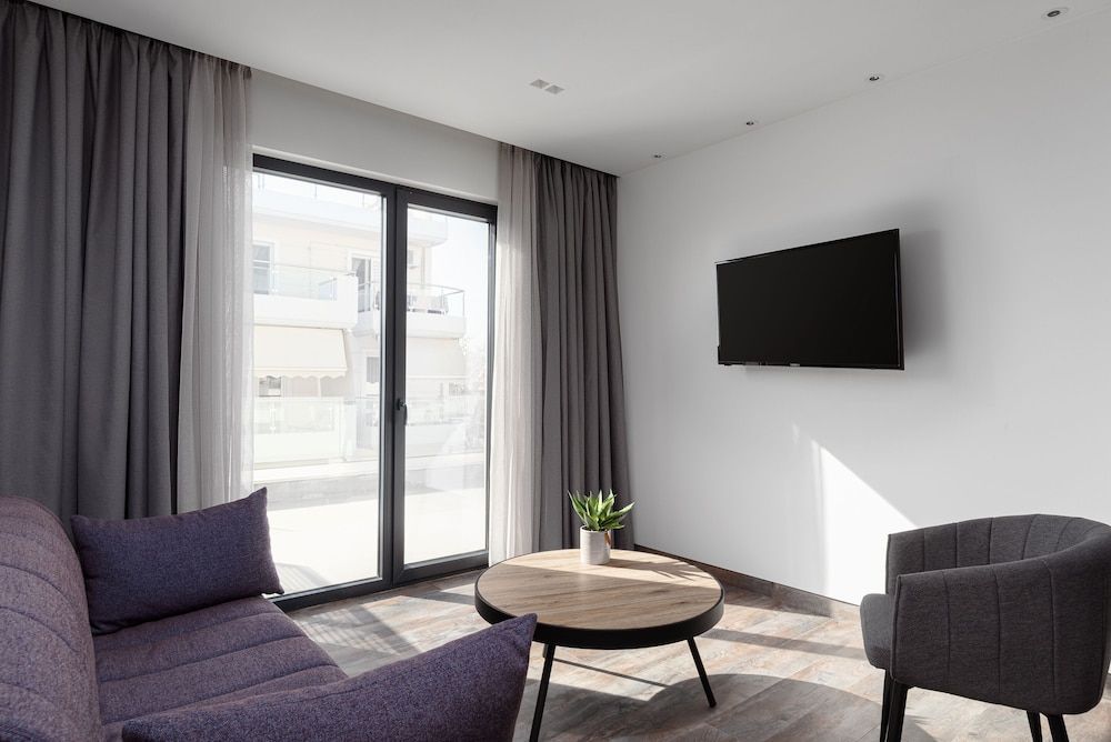 Athenian Spirit Deluxe Room, 1 Queen Bed with Sofa bed 11