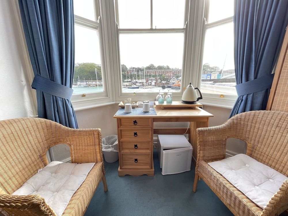Seascape Double Room, Ensuite (Room 2, 1st Floor) 11
