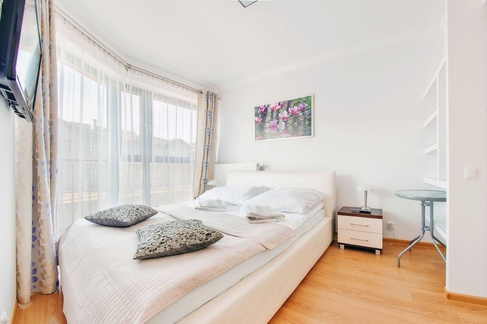 Apartment (111)