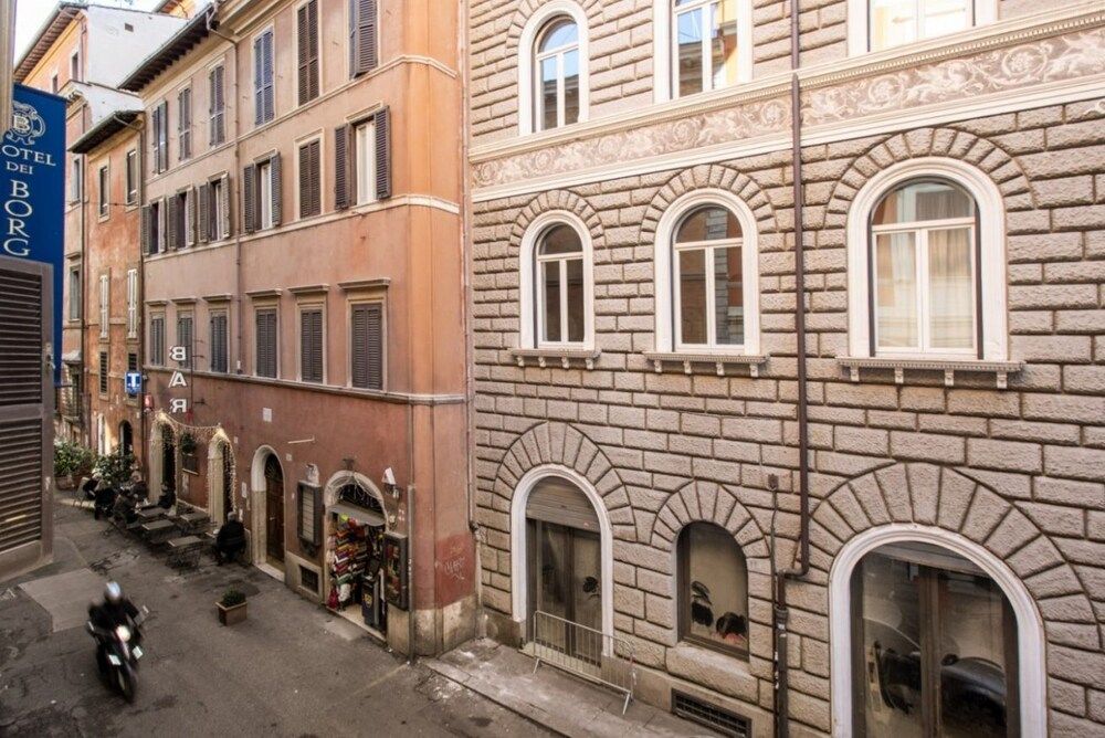 undefined Trevi Fountain Superior 3 bdr apartment 4