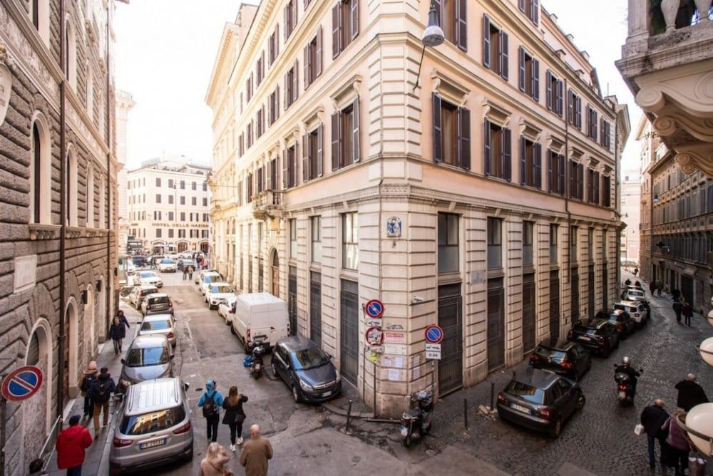 undefined Trevi Fountain Superior 3 bdr apartment 5