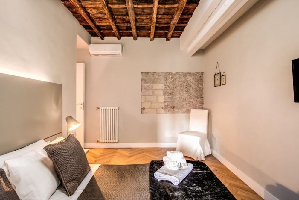 undefined Trevi Fountain Superior 3 bdr apartment 10