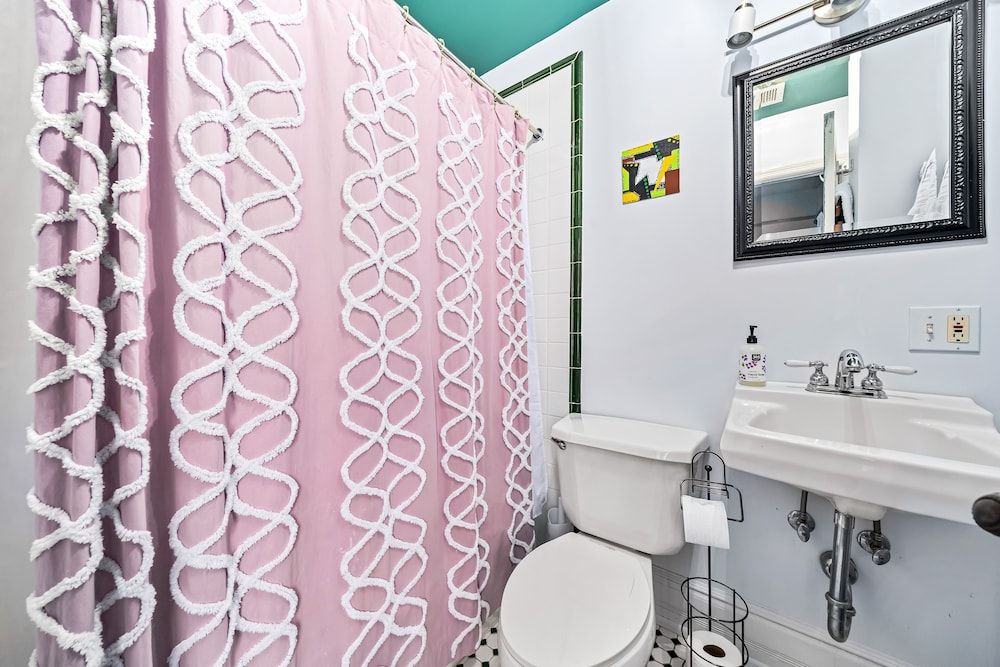 Tree House Signature Room 9