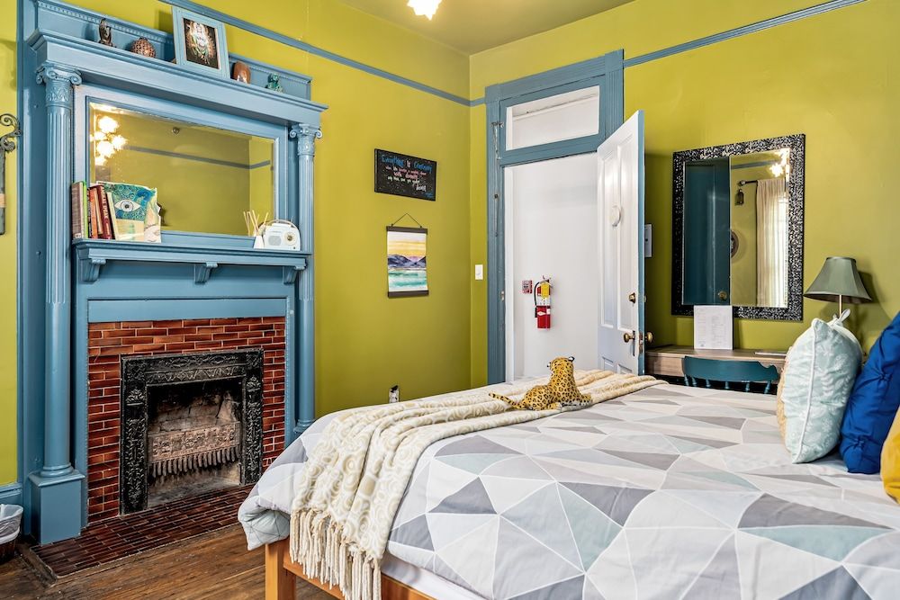 Tree House Signature Room 6