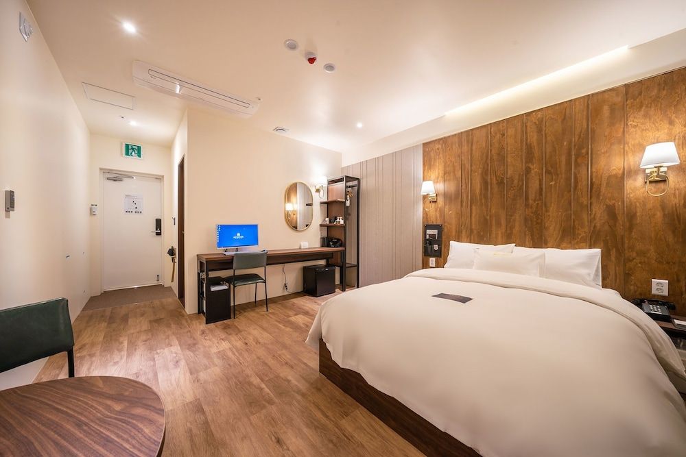 JUST SLEEP HOTEL No.2 Deluxe Double Room 2