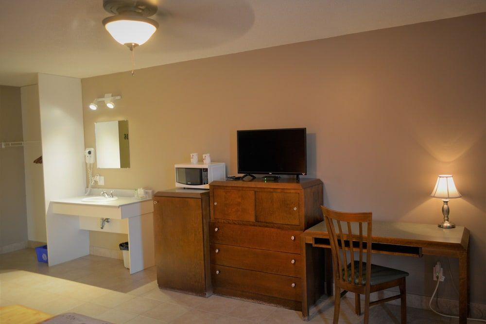 Motel Quatre Saisons Classic Single Room, 1 Queen Bed 4