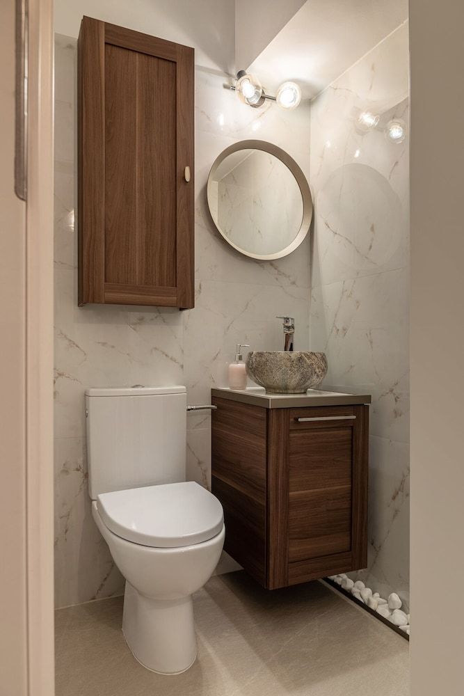 HOLT - Bagheera and Mowgli Deluxe Apartment, 2 Bedrooms, Private Bathroom, City View 29