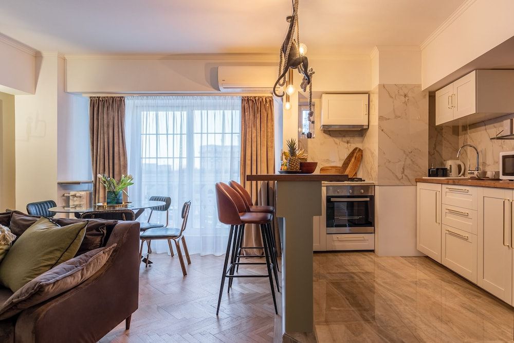 HOLT - Bagheera and Mowgli Deluxe Apartment, 2 Bedrooms, Private Bathroom, City View 19