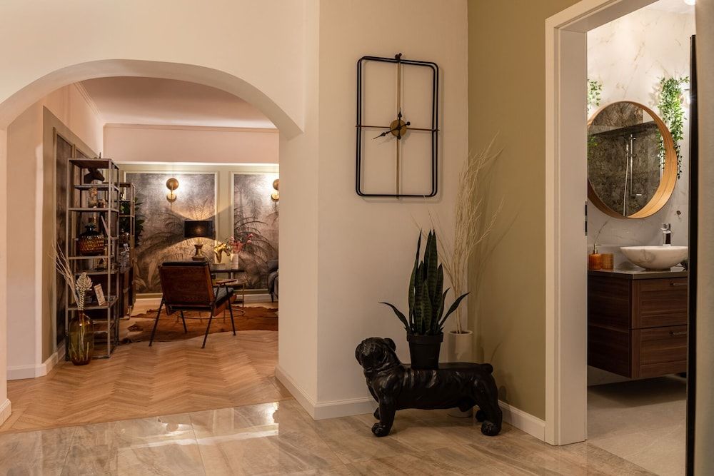HOLT - Bagheera and Mowgli Deluxe Apartment, 2 Bedrooms, Private Bathroom, City View 22