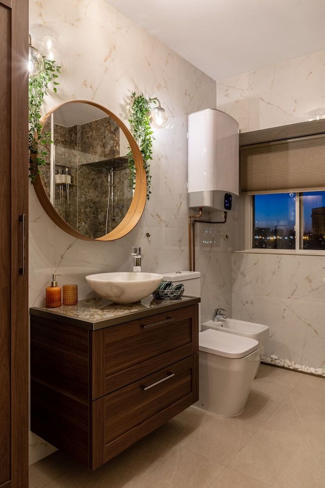 HOLT - Bagheera and Mowgli Deluxe Apartment, 2 Bedrooms, Private Bathroom, City View 30