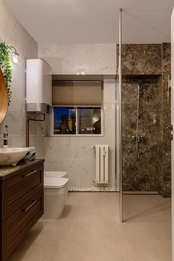 HOLT - Bagheera and Mowgli Deluxe Apartment, 2 Bedrooms, Private Bathroom, City View 28